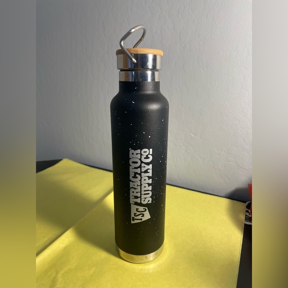 Tractor Supply Water Bottle, 24oz, EUC
